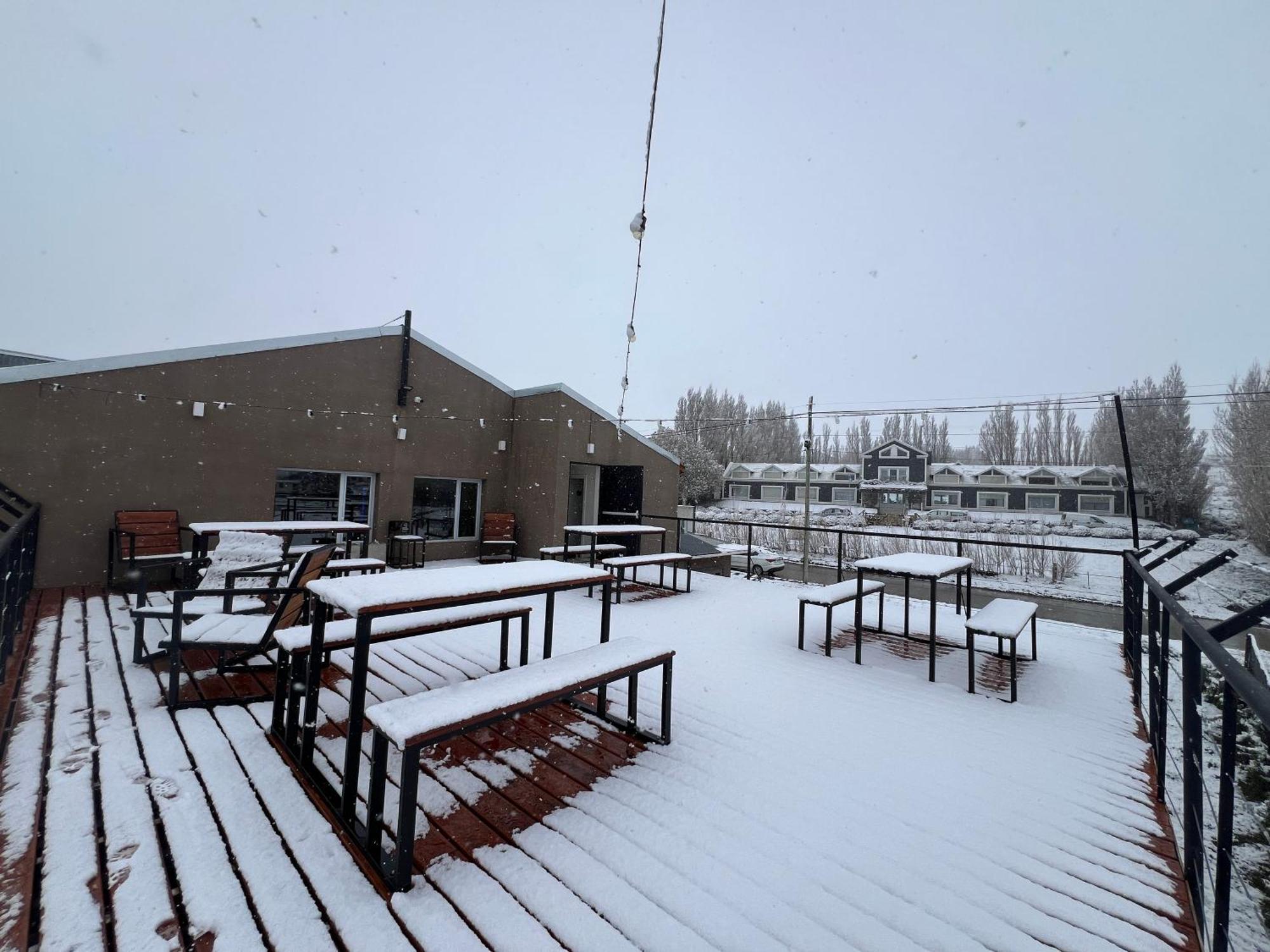אל קלפטה Viajero Calafate Hostel מראה חיצוני תמונה